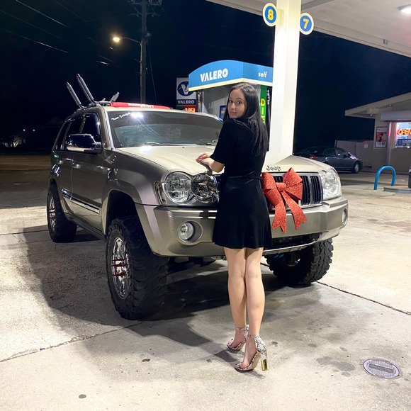 Meet your Posher, Madison - Picture 1 of 1